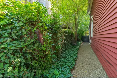 2107 W 10th Street, Loveland, OH 44113 - Photo 36