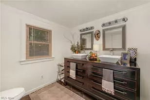 2107 W 10th St, Loveland, OH 44113 - Photo 28
