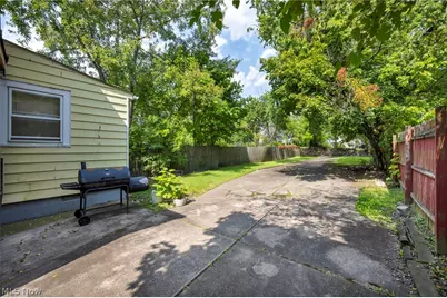 12109 Holborn Avenue, Loveland, OH 44105 - Photo 38