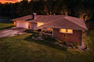 2441 Stocker Ave, Youngstown, OH 44505 - Photo 2