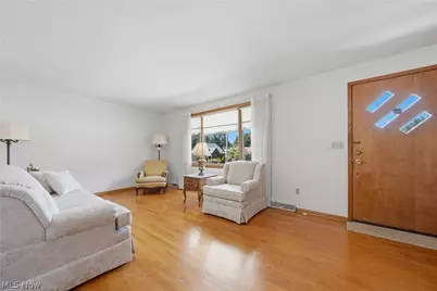3304 Beverly Avenue NE, Canton, OH 44714 - Photo 2