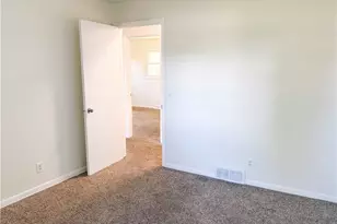 6727 Amsel Ave NE, Canton, OH 44721 - Photo 20