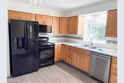 6727 Amsel Avenue NE, Canton, OH 44721 - Photo 10