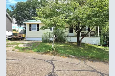 210 E 10th Street, Williamstown, WV 26187 - Photo 2