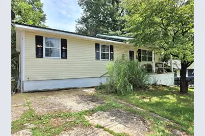 210 E 10th Street, Williamstown, WV 26187 - Photo 1