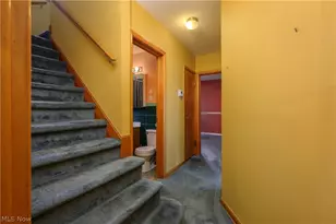 2035 Thornhill Dr, Akron, OH 44313 - Photo 14