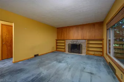 2035 Thornhill Drive, Akron, OH 44313 - Photo 4
