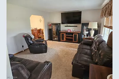 5188 S Main Street, Akron, OH 44319 - Photo 12