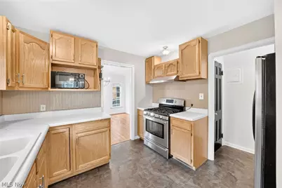 1515 Bunts Road, Oakwood, OH 44107 - Photo 10