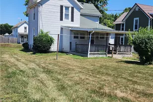 743 Pine St, Coshocton, OH 43812 - Photo 2