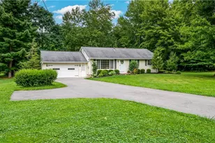 8860 Crackel Rd, Chagrin Falls, OH 44023 - Photo 30