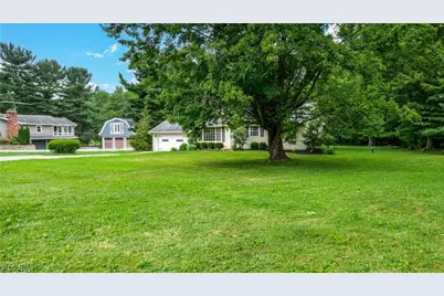 8860 Crackel Road, Chagrin Falls, OH 44023 - Photo 32