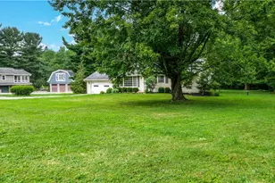 8860 Crackel Rd, Chagrin Falls, OH 44023 - Photo 32