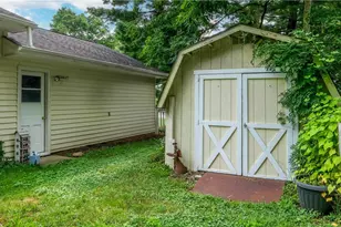 8860 Crackel Rd, Chagrin Falls, OH 44023 - Photo 26