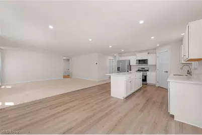 129 Eagle Circle, Amherst, OH 44001 - Photo 8