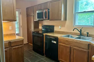 1498 Overlook Dr, Akron, OH 44314 - Photo 6