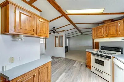 18592 Edwards Road #223, Doylestown, OH 44230 - Photo 12