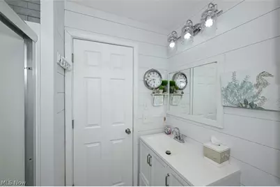577 Catalina Drive, Akron, OH 44319 - Photo 32