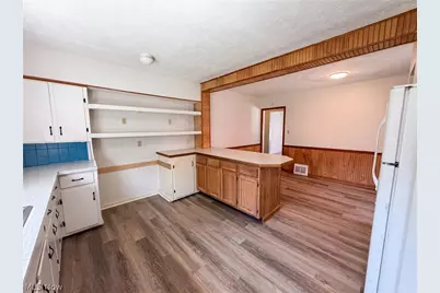 841 Chinook Avenue, Akron, OH 44305 - Photo 8