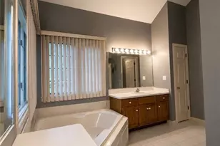 136 Jade Cir, Canfield, OH 44406 - Photo 10