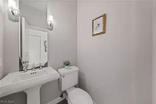 2011 Villa Carabelli Dr, Loveland, OH 44106 - Photo 36