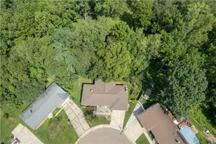 374 Woodlawn Reserve Rd, Akron, OH 44305 - Photo 2