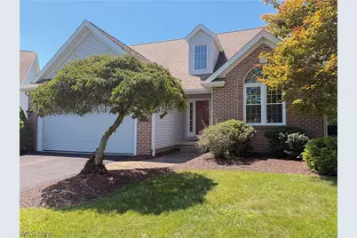 90 Lake Pointe Circle, Canfield, OH 44406 - Photo 1