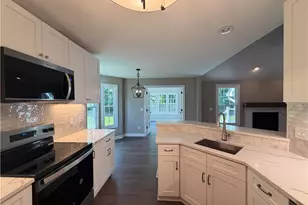 90 Lake Pointe Cir, Canfield, OH 44406 - Photo 2