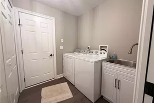 90 Lake Pointe Cir, Canfield, OH 44406 - Photo 12