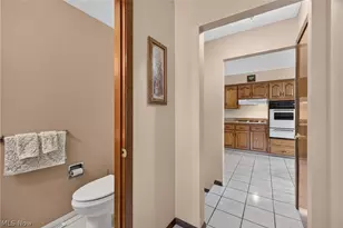 34260 Glen Dr, Eastlake, OH 44095 - Photo 2