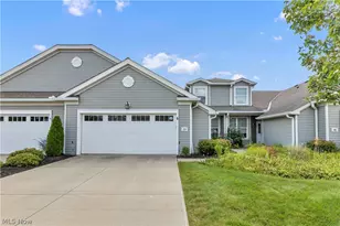574 Hyannis Port Cir, Avon Lake, OH 44012 - Photo 2