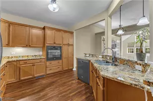574 Hyannis Port Cir, Avon Lake, OH 44012 - Photo 10