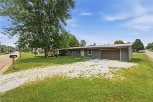 549 Mohican St NE, Brewster, OH 44613 - Photo 2