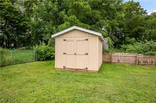 472 Columbine Ave, Akron, OH 44312 - Photo 28