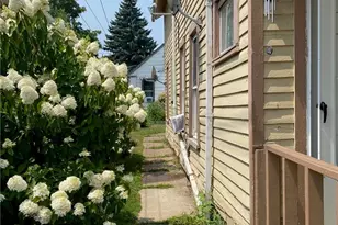 2060 W 44th St, Loveland, OH 44113 - Photo 2