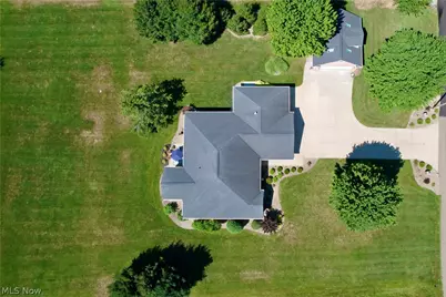 5044 Sunset Boulevard Road NW, Strasburg, OH 44680 - Photo 2