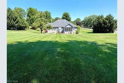 5044 Sunset Boulevard Road NW, Strasburg, OH 44680 - Photo 4