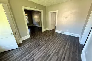 866 Beardsley St, Akron, OH 44311 - Photo 8
