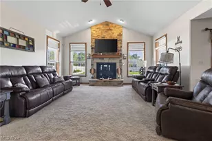 4875 Tree Line Trail, New Middletown, OH 44442 - Photo 12