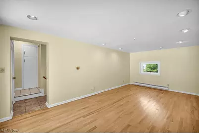 20860 Farnsleigh Road, Huber Heights, OH 44122 - Photo 22
