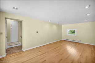20860 Farnsleigh Rd, Huber Heights, OH 44122 - Photo 22