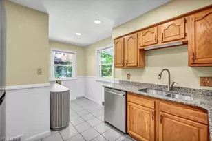 20860 Farnsleigh Rd, Huber Heights, OH 44122 - Photo 16