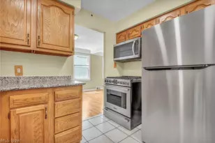 20860 Farnsleigh Rd, Huber Heights, OH 44122 - Photo 18