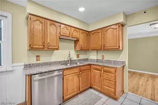 20860 Farnsleigh Rd, Huber Heights, OH 44122 - Photo 20