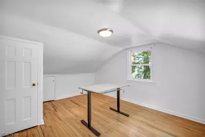 20860 Farnsleigh Road, Huber Heights, OH 44122 - Photo 28
