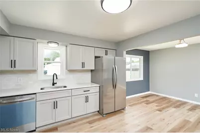 35477 Hobbie Drive, Eastlake, OH 44095 - Photo 12