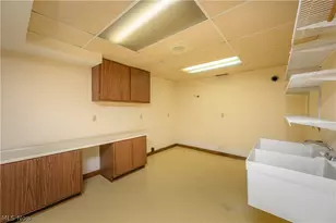 16 S Bentley Dr SE, Canton, OH 44709 - Photo 40