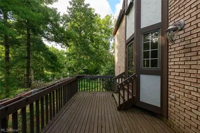 16 S Bentley Drive SE, Canton, OH 44709 - Photo 4