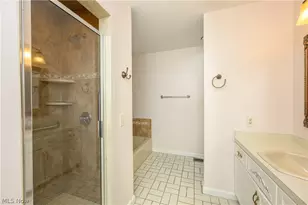 16 S Bentley Dr SE, Canton, OH 44709 - Photo 30