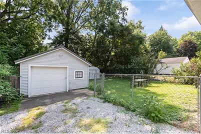 223 Hawk Avenue, Akron, OH 44312 - Photo 28
